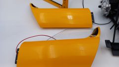 Lamborghini Miura 1/8, kit di montaggio pre-verniciato, già iniziato il montaggio, completo di tutte le uscite, istruzioni e dvd - foto 5