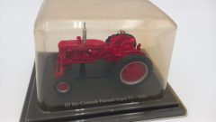 Trattore IH Mc Cormick Farmall Super FC 1955 1/43, confezione ingiallita - scala 1:43