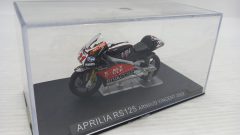 Aprilia RS125 Arnaud Vincent 2002 1/24, teca con qualche segno - scala 1:24
