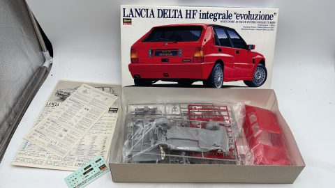 Hasegawa Lancia Delta HF Integrale Evoluzione 1/24 kit di montaggio