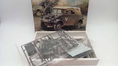Hasegawa HB1 Kubelwagen Type 82 1/35, confezione lievemente usurata