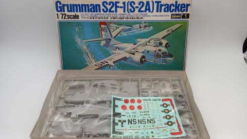 Hasegawa K1 Tracker U.S. Navy anti submarine patrol line 1/72, confezione lievemente usurata