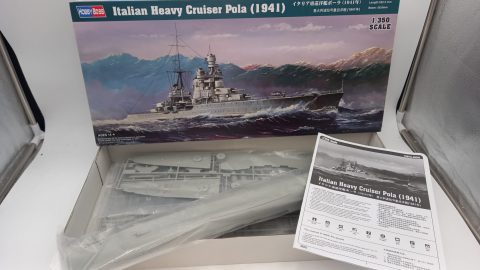 Hobby Boss Italian Heavy Cruiser Pola 941 1/350