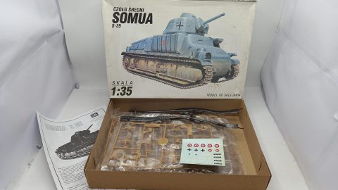 Heller carro armato Somua 1/35, kit di montaggio, confezione lievemente usurata