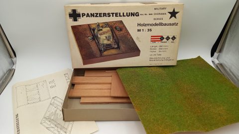 HMB Panzerstellung 1/35, diorama militare, confezione lievemente usurata