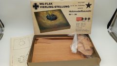 HMB MG-Flak Vierling Stellung 1/35, diorama militare, confezione lievemente usurata - scala 1:35