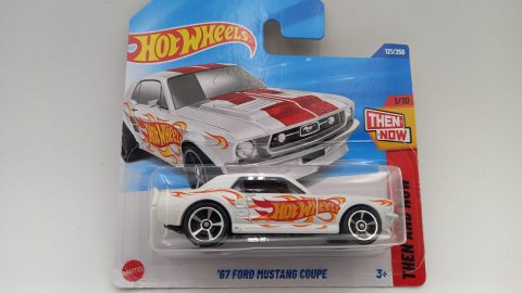 Hot Wheels Ford Mustang Coupe 1967 1/64