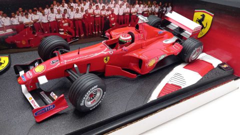 Hot Wheels Ferrari F399 E. Irvine 1999 1/18, scatola lievemente usurata