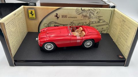 Hot Wheels Ferrari 166 MM Barchetta 1/18, Scatola Lievemente usurata, Segni lievi di colla sulla carrozzeria di facile rimozione.