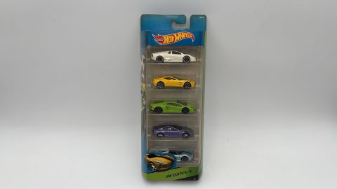 Hot Wheels set 5 auto Lamborghini Reventon, Aston Martin V8 Vantage, Lamborghini Aventador LP 700-4, Aston Martin One-77, Porsche 918 Spyder 1/64