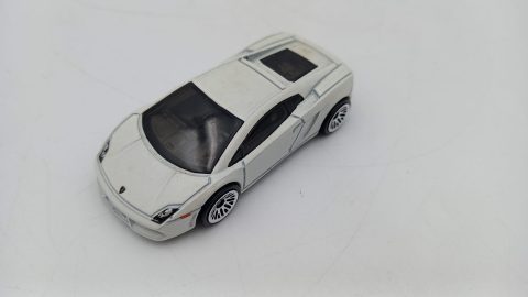 Hot Wheels Lamborghini Gallardo LP 560-4 1/64, qualche segno sulla carrozzeria, senza confezione esterna