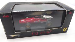 Hot Wheels Elite Ferrari 312 F1-67 C. Amon 1/43, teca con qualche segno, confezione lievemente usurata - scala 1:43
