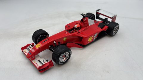 Hot Wheels Ferrari F2001 1/18 senza scatola originale