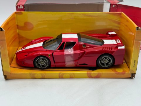 Hot Wheels Ferrari FXX 1/18 Scatola Lievemente usurata