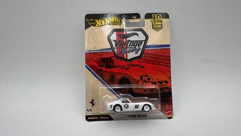 Hotwheels Ferrari 250 GTO n.10 1/64