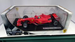 Hot Wheels Ferrari F2007 Felipe Massa 1/18 - foto 4