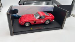 Hotwheels Ferrari 250 GTO 1/18, Scatola Rovinata, Modello in ottime condizioni - foto 3