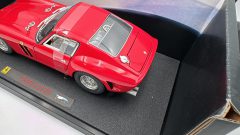 Hotwheels Ferrari 250 GTO 1/18, Scatola Rovinata, Modello in ottime condizioni - foto 5
