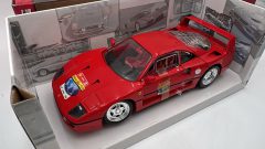 Hotwheels Ferrari F40 1/18, Scatola lievemente usurata - foto 4
