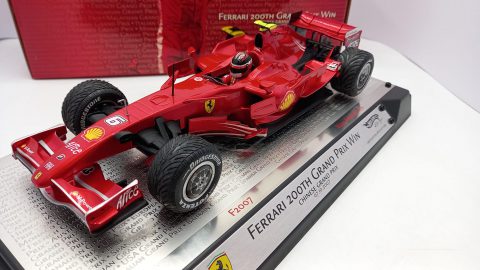 Hot Wheels Ferrari F2007 200th Grand Prix win K. Raikkonen Chinese GP 2007 1/18