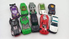 Hot Wheels lotto 10 macchinine assortite 1/43, ottime condizioni - scala 1:43