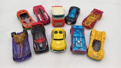 Hot Wheels lotto 10 macchinine assortite 1/43, ottime condizioni - scala 1:43