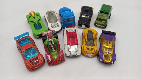 Hot Wheels lotto 10 macchinine assortite 1/43, ottime condizioni