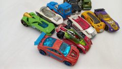 Hot Wheels lotto 10 macchinine assortite 1/43, ottime condizioni - foto 2