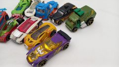 Hot Wheels lotto 10 macchinine assortite 1/43, ottime condizioni - foto 3