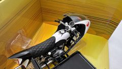 HotWheels Batcycle e Sidecar Batman 1/12 1966 TV Series, Scatola Lievemente usurata, Normali segni del tempo. - foto 8