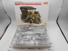 ICM Ford model T 1911 1/24 con meccanici Americani - scala 1:24