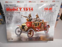 ICM Ford Model T fire truck with crew 1914 1/24 - scala 1:24