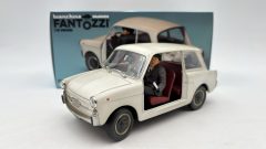 Infinite Statue Autobianchi Bianchina "Fantozzi e la signorina Silvani" 1/18 - scala 1:18