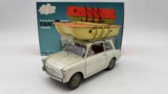 Infinite Statue Autobianchi Bianchina "Fantozzi e Filini al campeggio" con barca 1/18 Deluxe Edition - scala 1:18