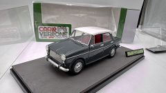 Infinite statue Mimmo Su Fiat 1100D 1221 C.C 1962 1/18 Carlo Verdone Collection, Modificata Stradale, Con Teca - scala 1:18