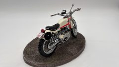 Infinite Statue Lotto Motozodiaco Tuareg con Bud Spencer e Moto Ossa 250 EA73 Enduro con Terence Hill 1972 1/12 - foto 6