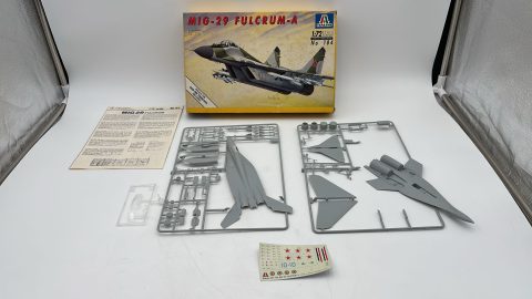 Italeri Mig-29 Fulcrum-A kit di montaggio 1/72