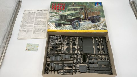 Italeri U.S. Army Cargo Truck 1/35 decal ingiallite