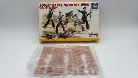 Italeri Soviet Naval Infantry WWII 1/35