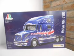 Italeri Volvo VN 780 1/24 - scala 1:24