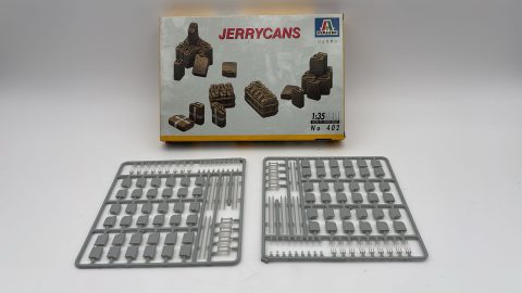 Italeri Jerrycans 1/35