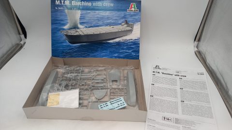 Italeri M.T.M. Barchino with crew 1/35