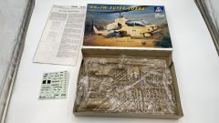 Italeri AH-1W Super Cobra 1/48 decal ingiallite - scala 1:48