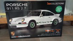 IXO Porsche 911 RS 2.7 1/8, kit di montaggio composto da oltre 713 particolari, parti già verniciate - scala 1:8