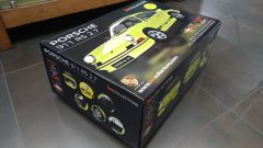 IXO Porsche 911 RS 2.7 1/8, kit di montaggio composto da oltre 713 particolari, con funzione di luci e suoni - foto 6