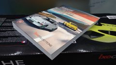 IXO Porsche 911 RS 2.7 1/8, kit di montaggio composto da oltre 713 particolari, con funzione di luci e suoni - foto 5