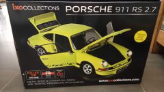 IXO Porsche 911 RS 2.7 1/8, kit di montaggio composto da oltre 713 particolari, con funzione di luci e suoni - foto 2
