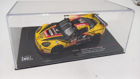 Ixo Chevrolet Corvette C6 ZR1 Le Mans 2011 1/43, teca con qualche piccolo segno, senza scatola originale