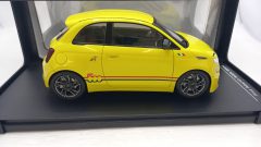 IXO Fiat Abarth 500e 2024 1/18 - foto 3