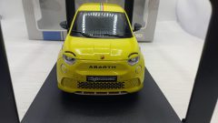 IXO Fiat Abarth 500e 2024 1/18 - foto 2